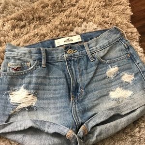 Hollister Ripped shorts (sz 23)